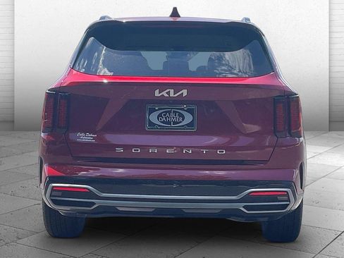 Used 2022 Kia Sorento S FWD image 3