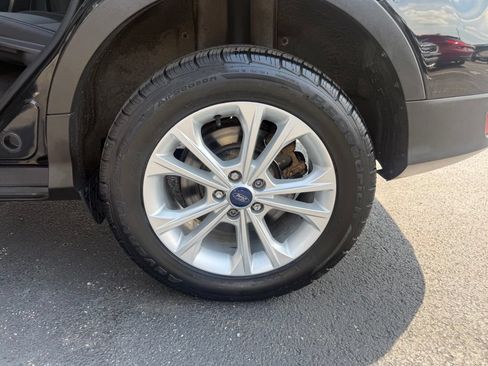 Certified 2018 Ford Escape SE w/ SE Sync 3 Package FWD image 37