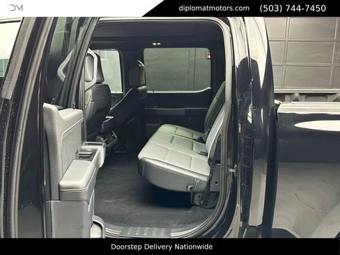 Used 2025 Ford F150 Lightning Lariat image 18