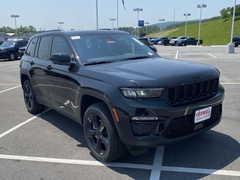New 2025 Jeep Grand Cherokee Limited w/ Black Appearance Package image 2