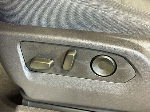 Used 2024 Chevrolet Silverado 1500 LT image 25