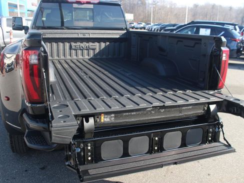 New 2026 GMC Sierra 3500 Denali w/ Denali Reserve Package AWD/4WD image 13