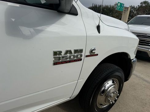 Used 2018 RAM 3500 Tradesman w/ Chrome Appearance Group image 11