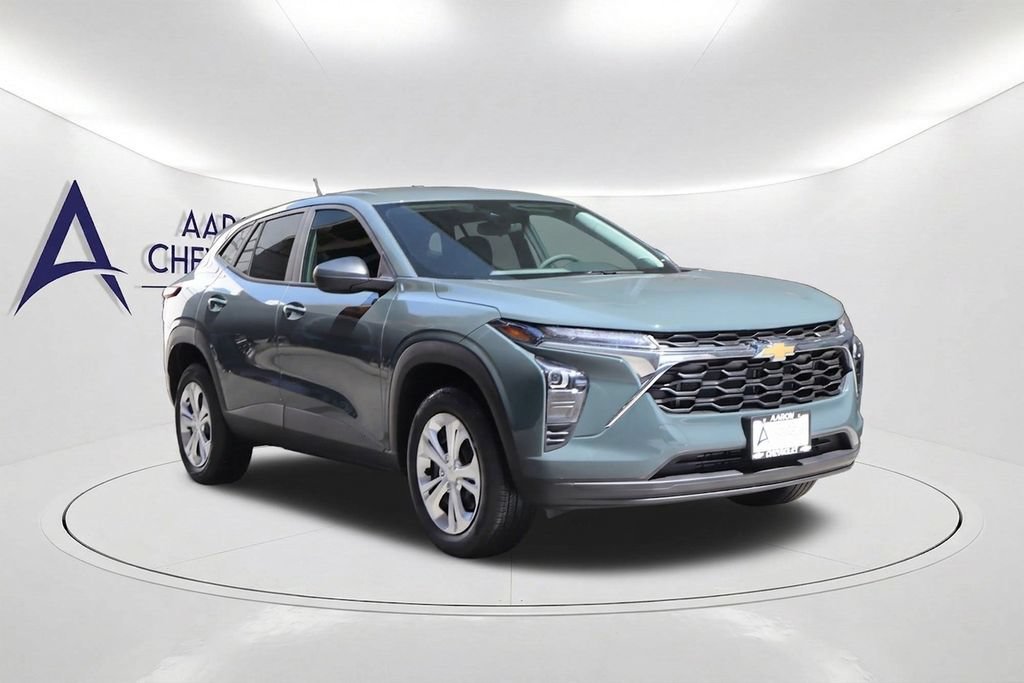 New 2026 Chevrolet Trax LS FWD image 3