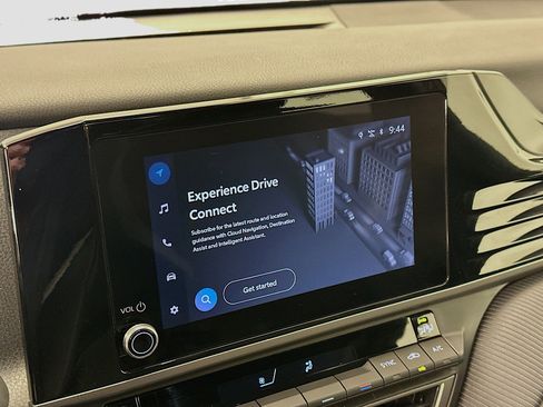 Used 2025 Toyota Camry SE image 22