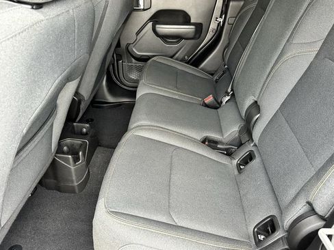 Used 2024 Jeep Gladiator Sport image 7