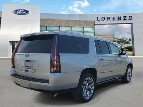 Used 2017 Cadillac Escalade ESV Platinum image 5