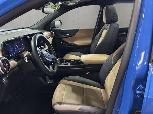 Used 2025 Chevrolet Equinox ACTIV w/ Safety and Technology Package AWD/4WD image 17