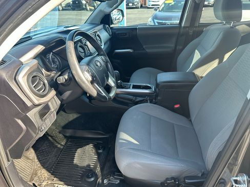 Used 2017 Toyota Tacoma SR5 image 26