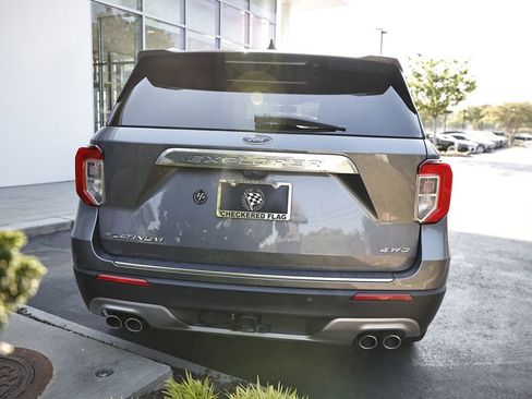 Used 2022 Ford Explorer Platinum w/ Equipment Group 601A AWD/4WD image 9