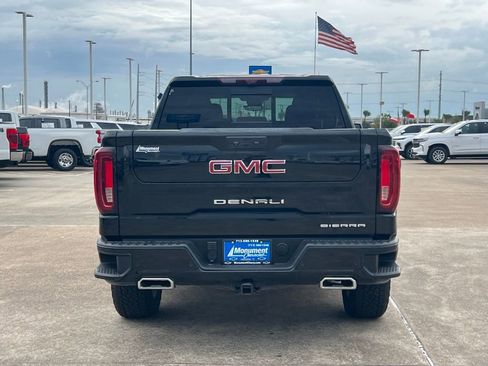 Used 2023 GMC Sierra 1500 Denali w/ Technology Package AWD/4WD image 9
