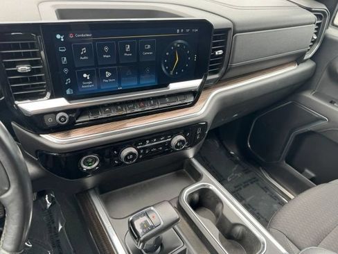 Certified 2022 Chevrolet Silverado 1500 RST AWD/4WD image 15
