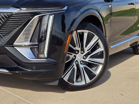 Certified 2025 Cadillac Lyriq Luxury image 7