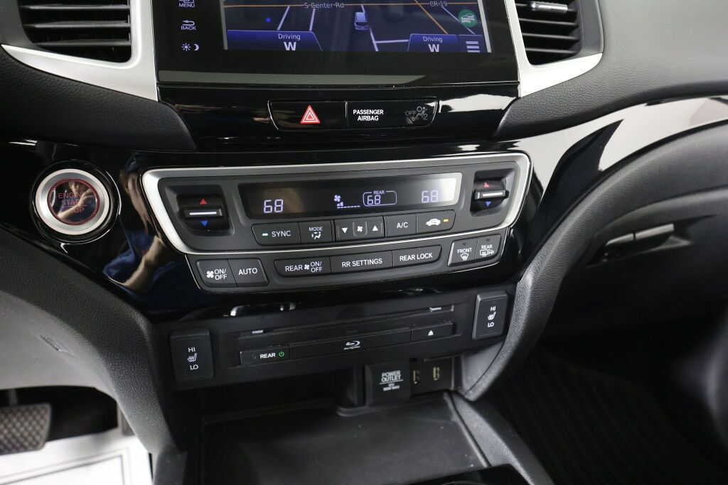 Used 2017 Honda Pilot Touring image 36