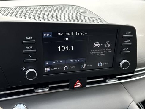 Certified 2025 Hyundai Elantra Sport image 12