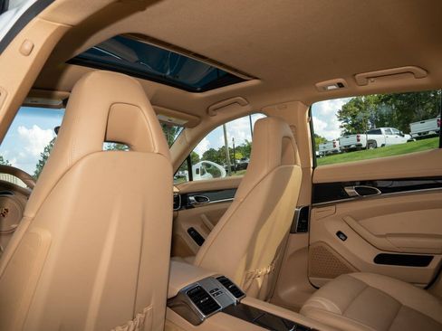 Used 2015 Porsche Panamera S RWD image 31