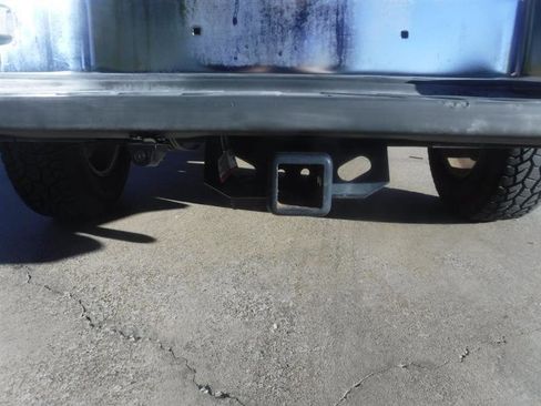 Used 2009 Nissan Frontier SE w/ SE Value Truck Pkg image 19