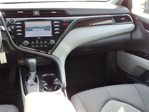 Used 2020 Toyota Camry LE image 13