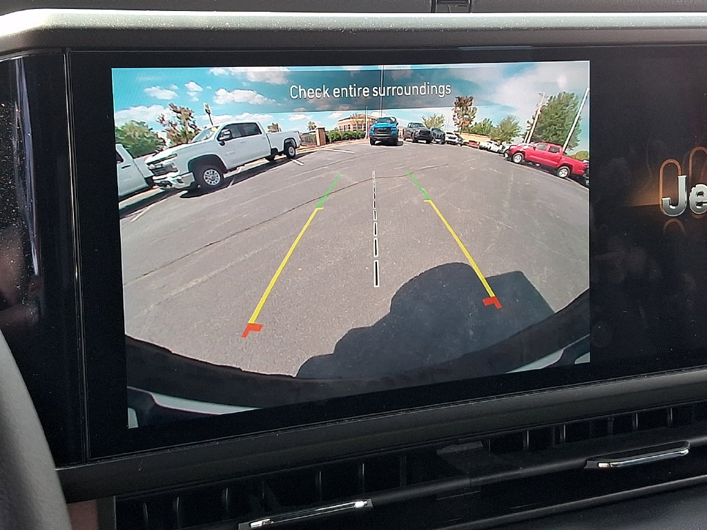 Used 2024 Jeep Wrangler Unlimited Rubicon AWD/4WD image 17