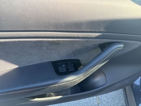 Used 2018 Tesla Model 3 Long Range image 13