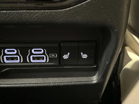 Used 2022 Jeep Grand Cherokee Limited w/ Luxury Tech Group II image 34