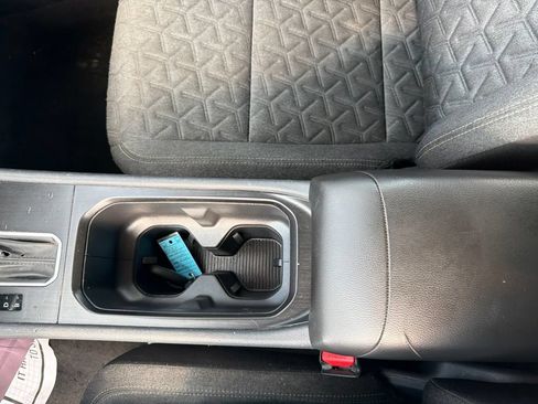 Used 2025 Nissan Kicks SV FWD image 23