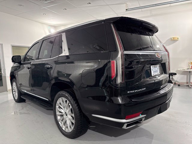 Used 2024 Cadillac Escalade Premium Luxury AWD/4WD image 5