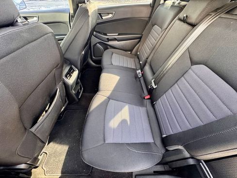 Used 2019 Ford Edge SE image 14