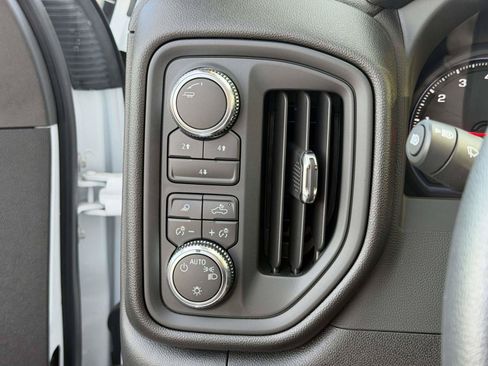 Used 2025 GMC Sierra 2500 Pro AWD/4WD image 17