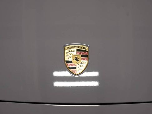 Certified 2025 Porsche Macan Electric image 28