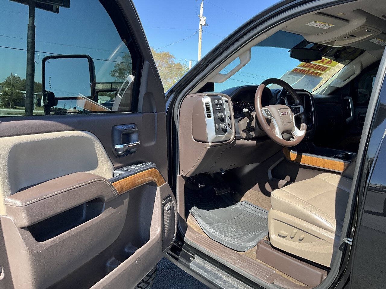 Used 2015 GMC Sierra 2500 SLT w/ Duramax Plus Package AWD/4WD image 22