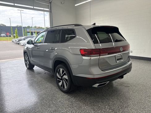 New 2026 Volkswagen Atlas SE image 2
