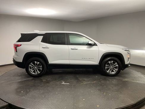 Certified 2025 Chevrolet Equinox LT image 9