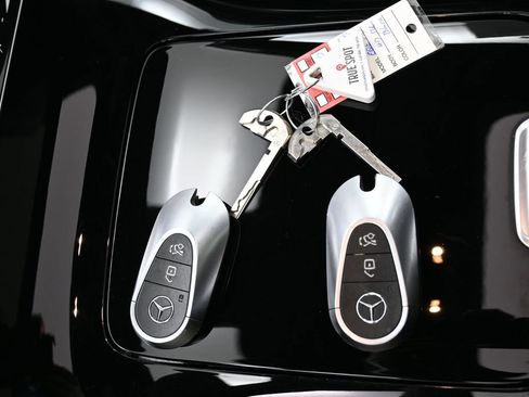 Used 2023 Mercedes-Benz EQE 350+ SUV w/ Pinnacle Trim Package image 33