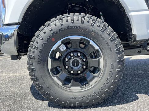 New 2026 Ford F250 Lariat w/ Tremor Off-Road Package AWD/4WD image 12