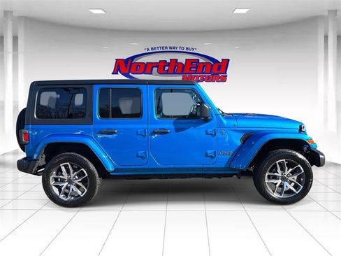 Used 2024 Jeep Wrangler Unlimited w/ Convenience Group image 8