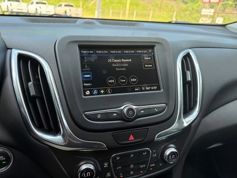 Used 2019 Chevrolet Equinox LT FWD image 19