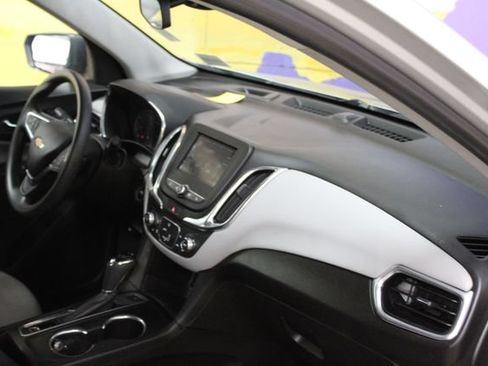 Used 2020 Chevrolet Equinox LS w/ LPO, Cargo Package AWD/4WD image 12
