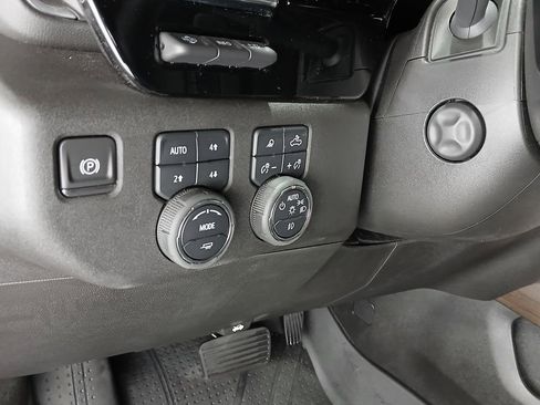 Used 2025 Chevrolet Silverado 1500 High Country w/ Technology Package image 16