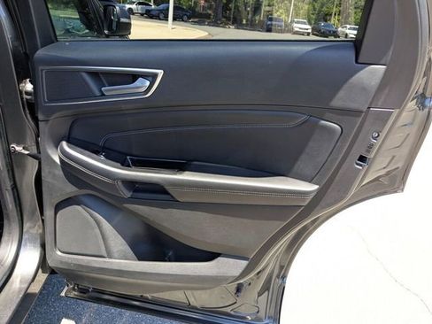 Used 2018 Ford Edge Titanium w/ Equipment Group 301A FWD image 34