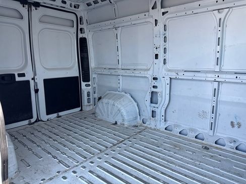 Used 2024 RAM ProMaster 2500 w/ Convenience Group FWD image 10