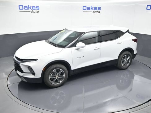 Used 2025 Chevrolet Blazer LT AWD/4WD image 49