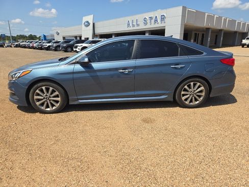 Used 2017 Hyundai Sonata Limited FWD image 2