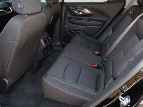 Used 2024 GMC Terrain SLE w/ Driver Convenience Package FWD image 5
