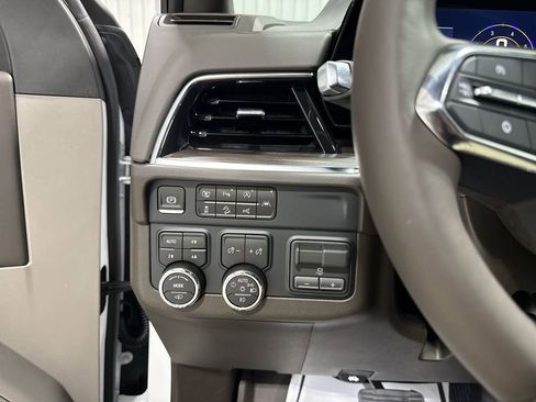 New 2026 Chevrolet Suburban Z71 w/ Z71 Off-Road Package AWD/4WD image 18