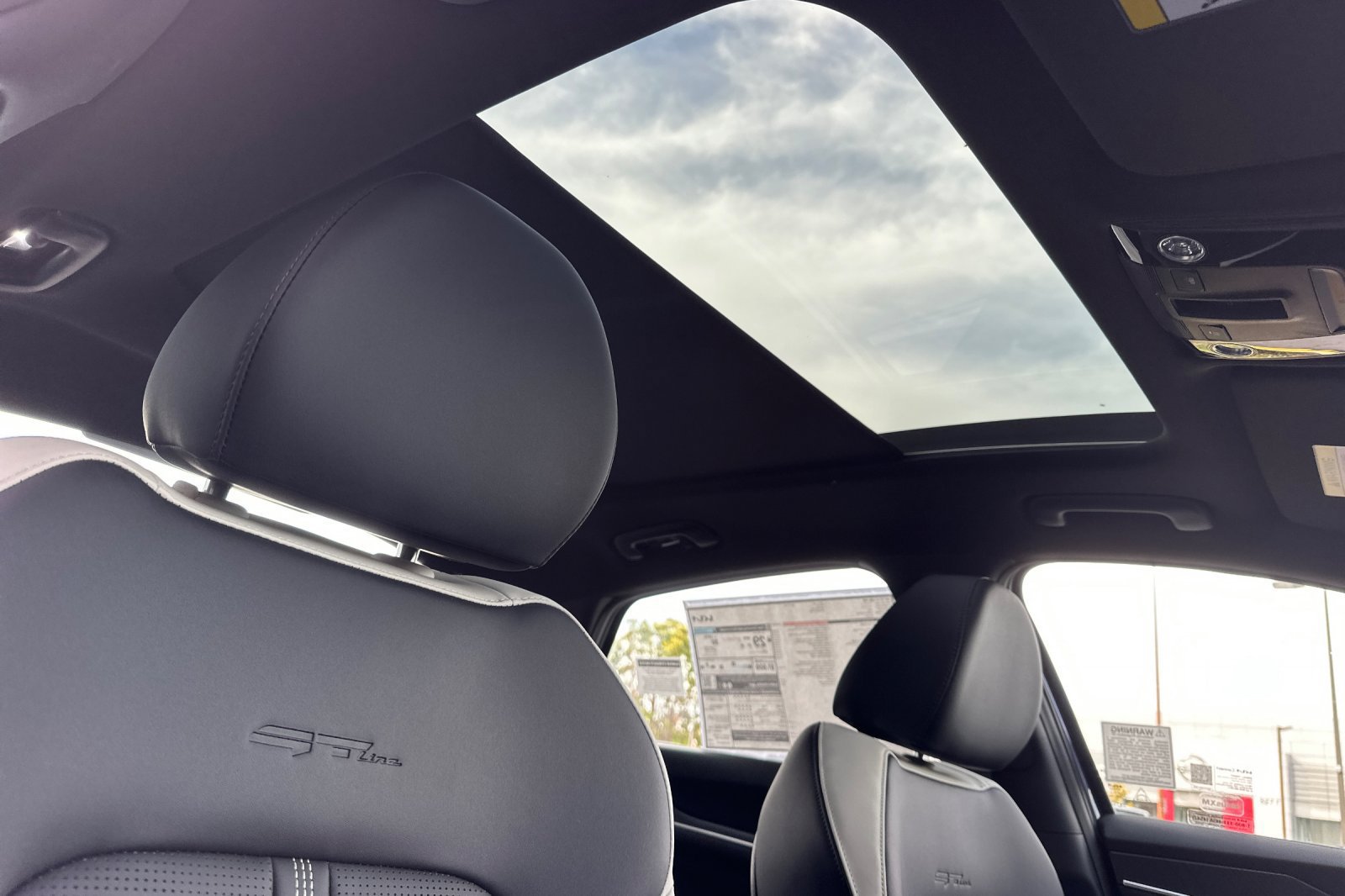 New 2027 Kia K5 GT-Line w/ GT-Line Premium Package FWD image 17