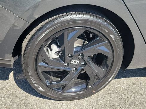 New 2026 Hyundai Elantra SEL Sport FWD image 31