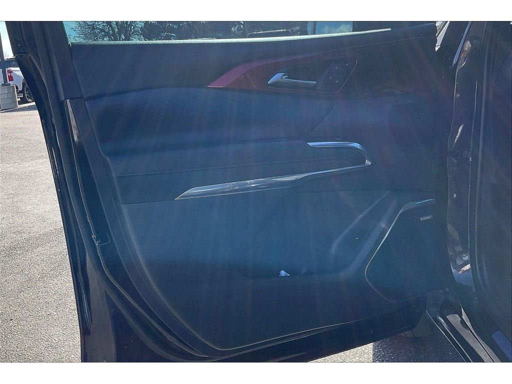 Used 2024 Chevrolet Traverse RS AWD/4WD image 25