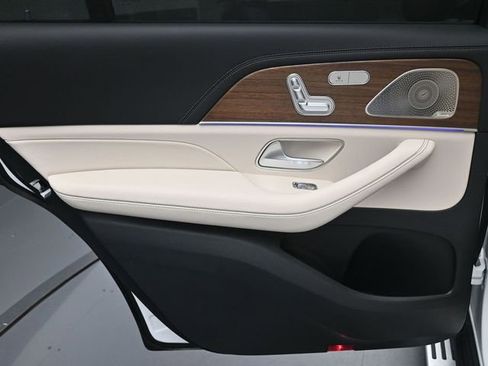 Used 2026 Mercedes-Benz GLS 450 4MATIC image 26