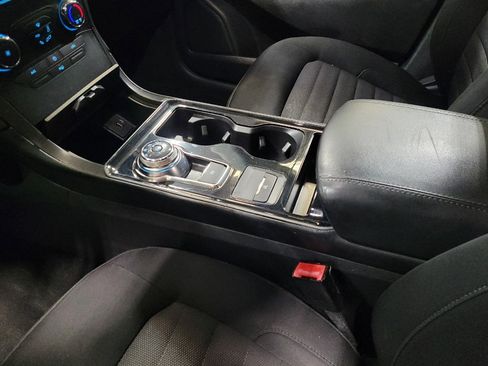 Used 2019 Ford Edge SE FWD image 26